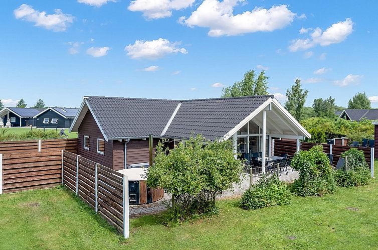 Vakantiehuis "Mika" - 800m from the sea