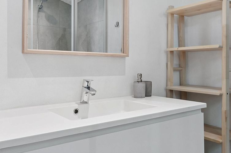 Vakantiehuis "Oiva" - 450m from the sea