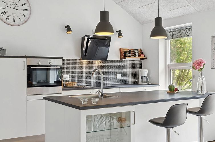 Vakantiehuis "Oiva" - 450m from the sea