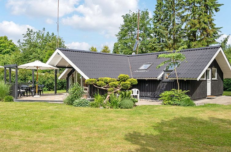 Vakantiehuis "Nadezda" - 450m from the sea