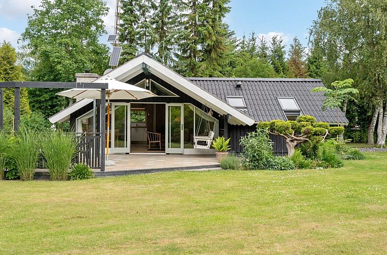 Vakantiehuis "Nadezda" - 450m from the sea