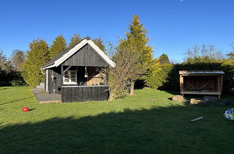 Vakantiehuis "Annegret" - 250m from the sea