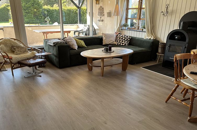 Vakantiehuis "Annegret" - 250m from the sea