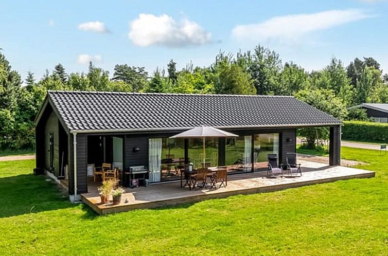 Vakantiehuis "Aruna" - 550m from the sea