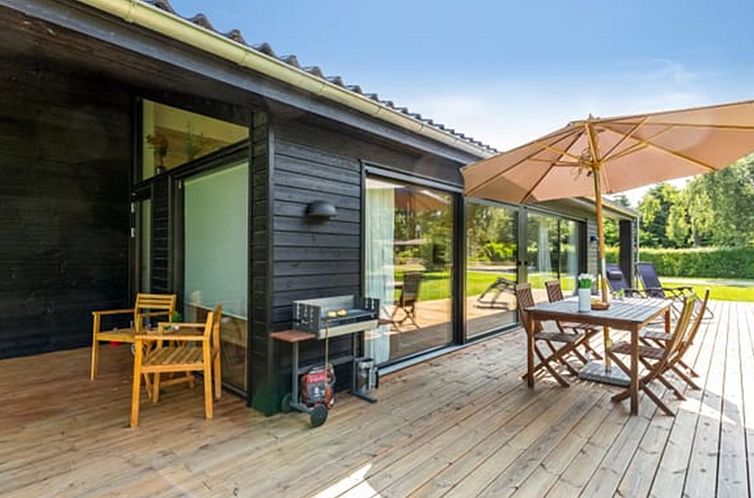 Vakantiehuis "Aruna" - 550m from the sea