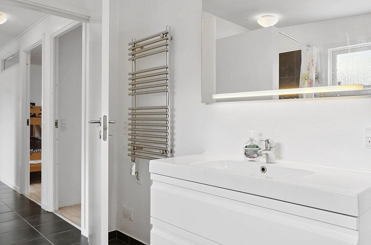 Vakantiehuis "Aruna" - 550m from the sea