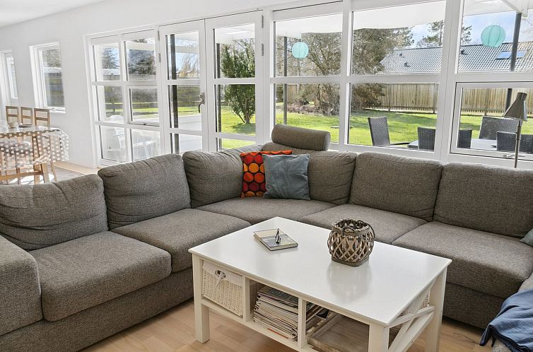 Vakantiehuis "Aruna" - 550m from the sea