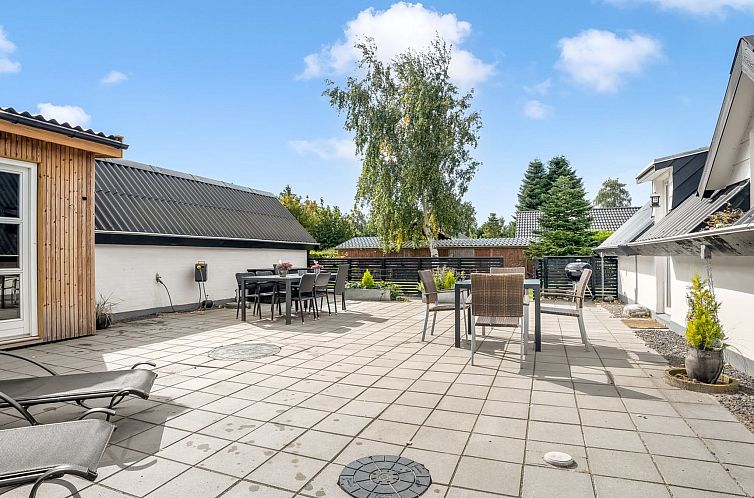 Vakantiehuis "Milutin" - 650m from the sea