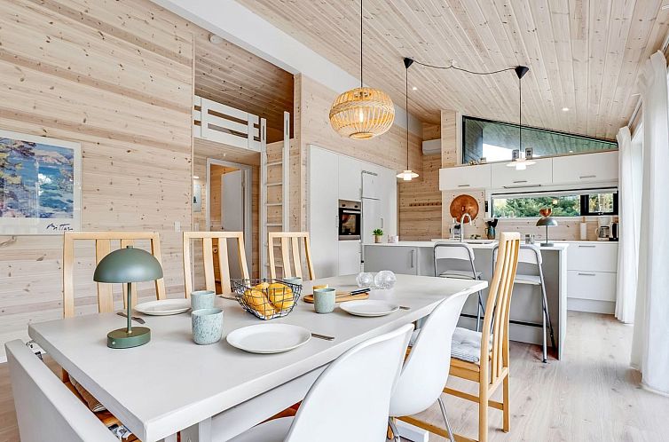 Vakantiehuis "Aruna" - 550m from the sea
