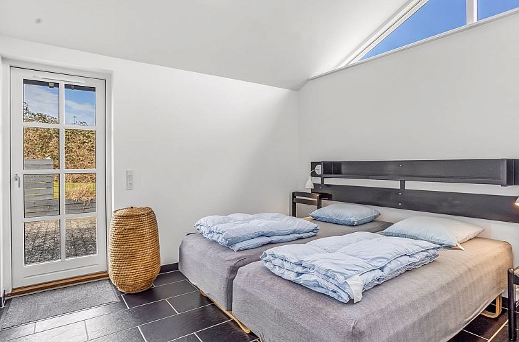 Vakantiehuis "Prohor" - 150m from the sea