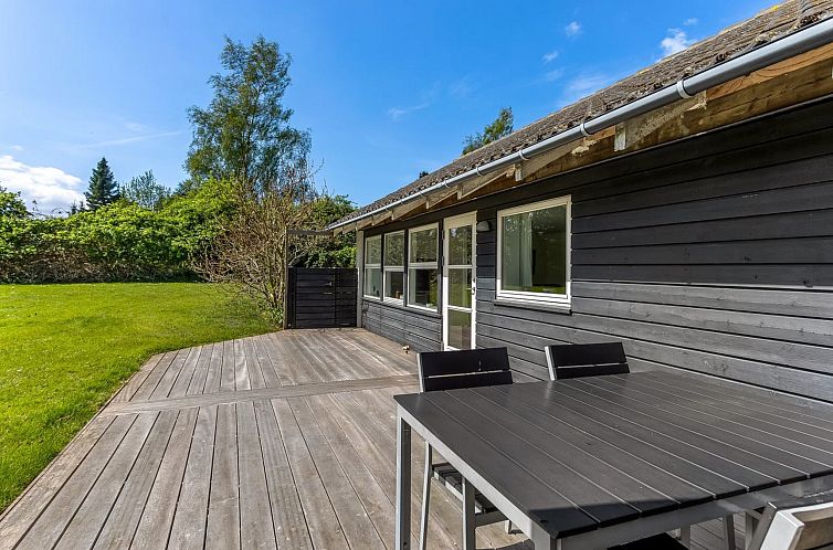 Vakantiehuis "Prohor" - 150m from the sea