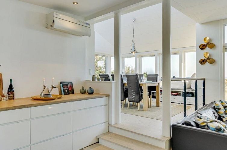 Vakantiehuis "Helin" - 100m from the sea