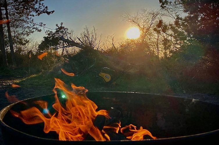 Vakantiehuis "Henrik" - 100m from the sea