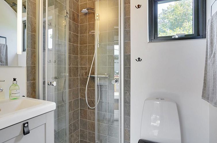 Vakantiehuis "Henrik" - 100m from the sea