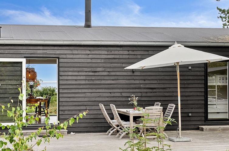 Vakantiehuis "Lisbeth" - 400m from the sea