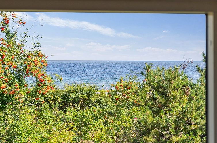 Vakantiehuis "Lisbeth" - 400m from the sea