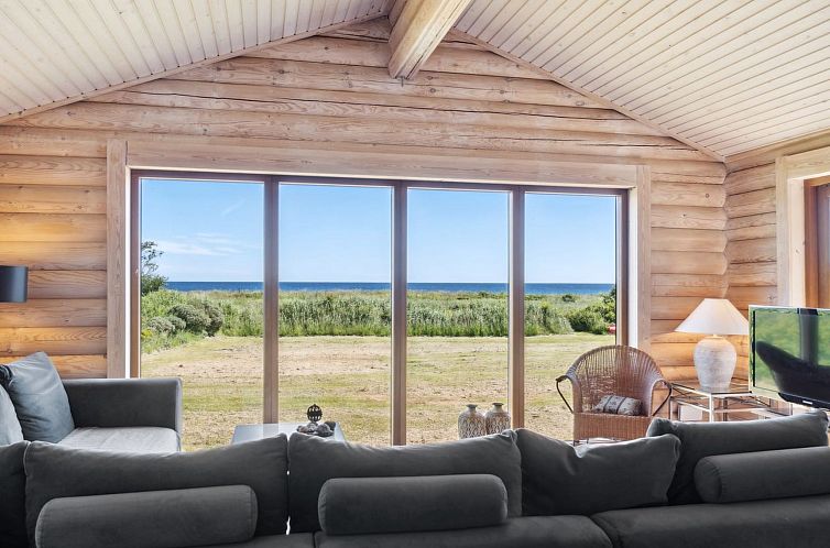 Vakantiehuis "Guthfast" - 50m from the sea