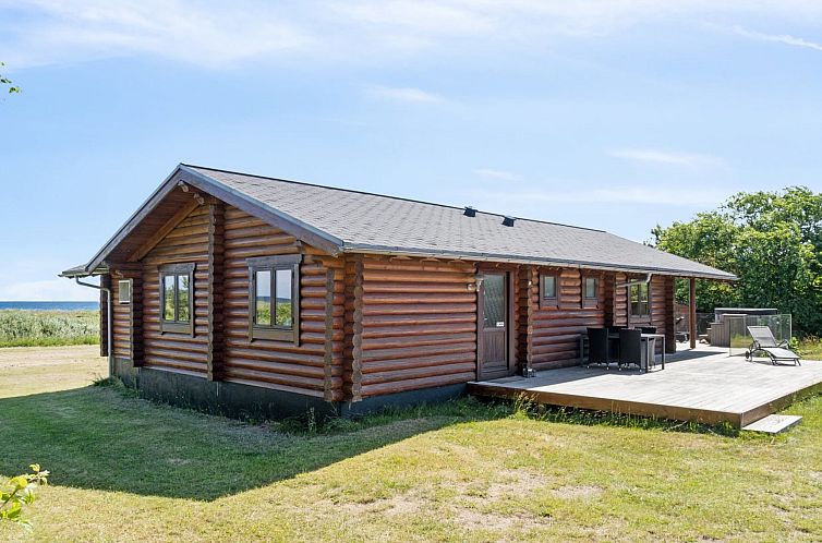 Vakantiehuis "Guthfast" - 50m from the sea