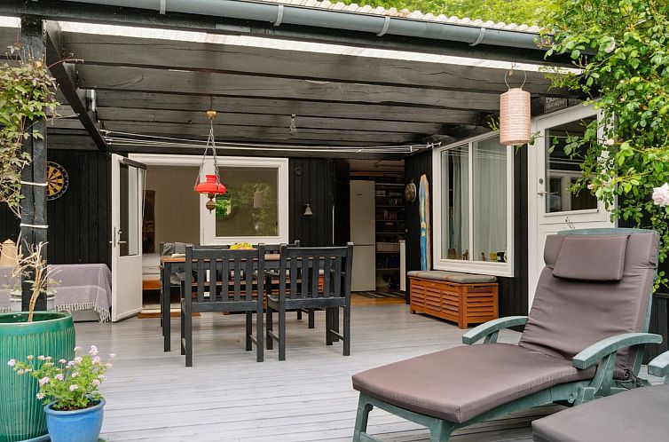 Vakantiehuis "Guthfast" - 50m from the sea