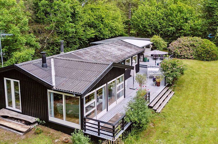 Vakantiehuis "Guthfast" - 50m from the sea