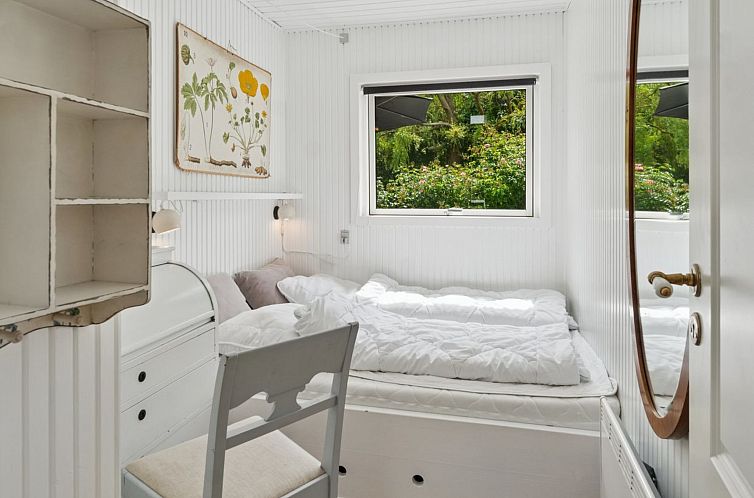 Vakantiehuis "Guthfast" - 50m from the sea