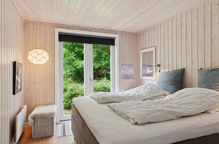 Vakantiehuis "Guthfast" - 50m from the sea