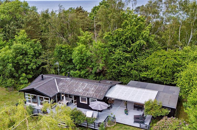 Vakantiehuis "Guthfast" - 50m from the sea
