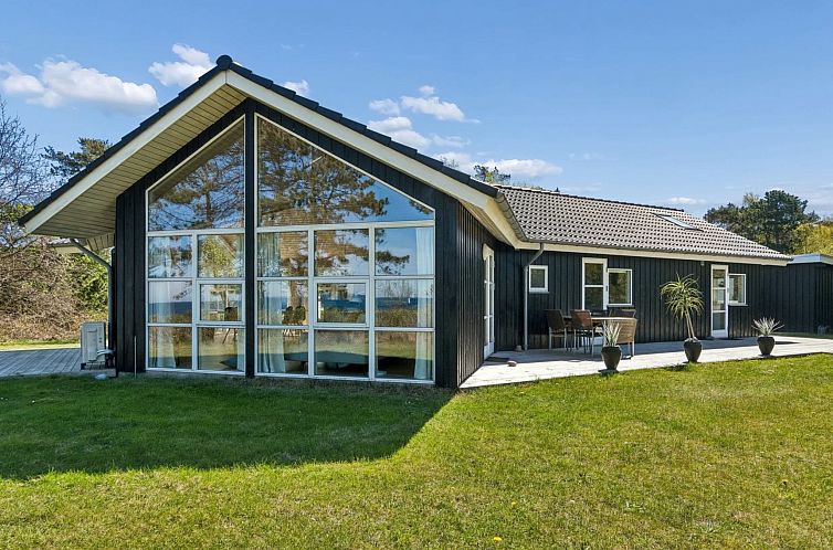 Vakantiehuis "Dzavid" - 50m from the sea