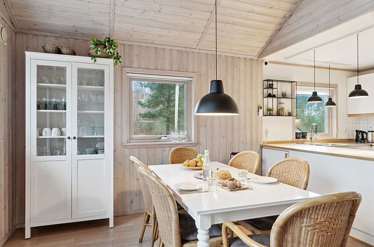 Vakantiehuis "Lavrens" - 300m from the sea