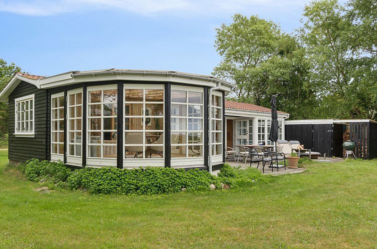 Vakantiehuis "Lavrens" - 300m from the sea