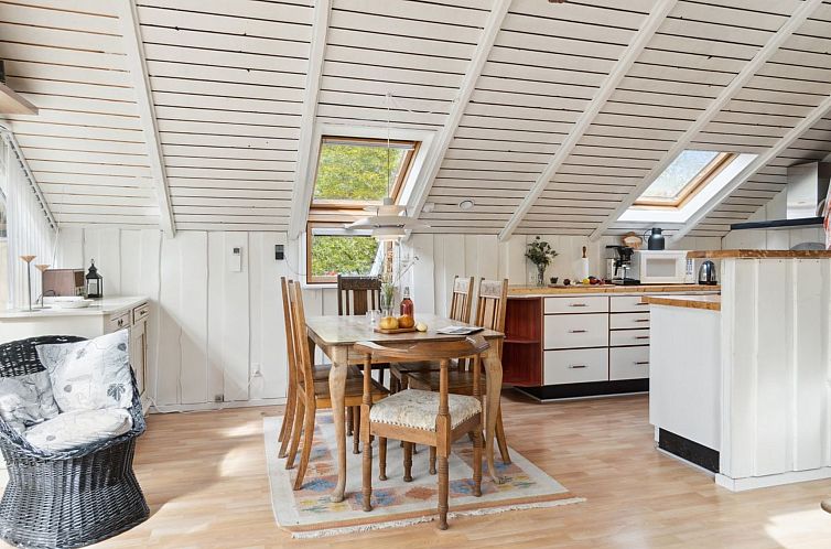 Vakantiehuis "Lennart" - 4km from the sea