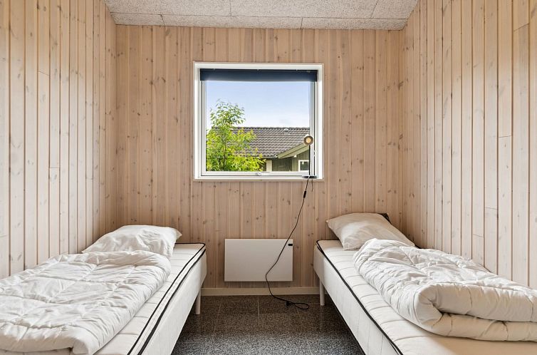 Vakantiehuis "Dorreth" - 3.2km from the sea