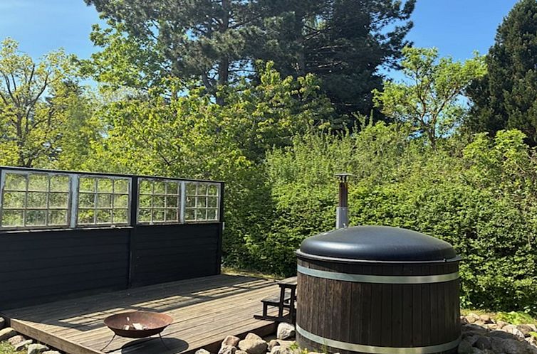 Vakantiehuis "Hendrina" - 500m from the sea