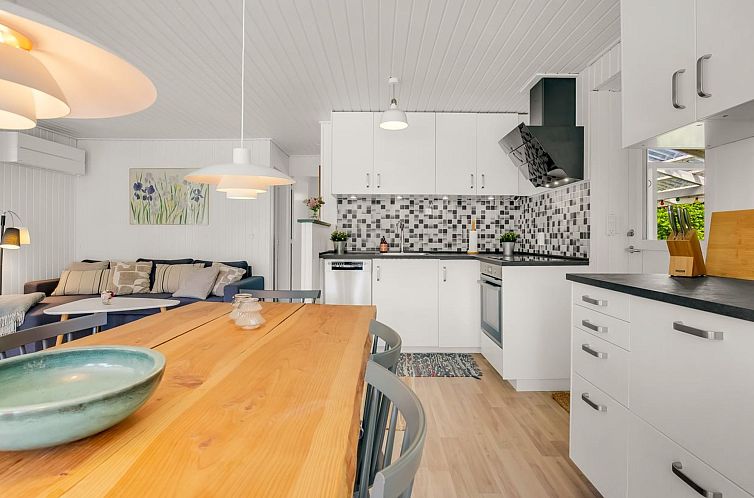 Vakantiehuis "Hendrina" - 500m from the sea