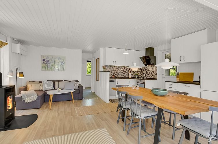 Vakantiehuis "Hendrina" - 500m from the sea