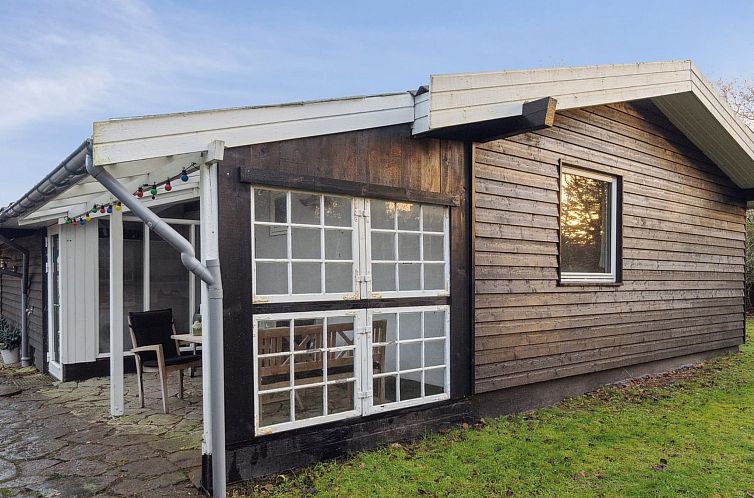 Vakantiehuis "Hendrina" - 500m from the sea