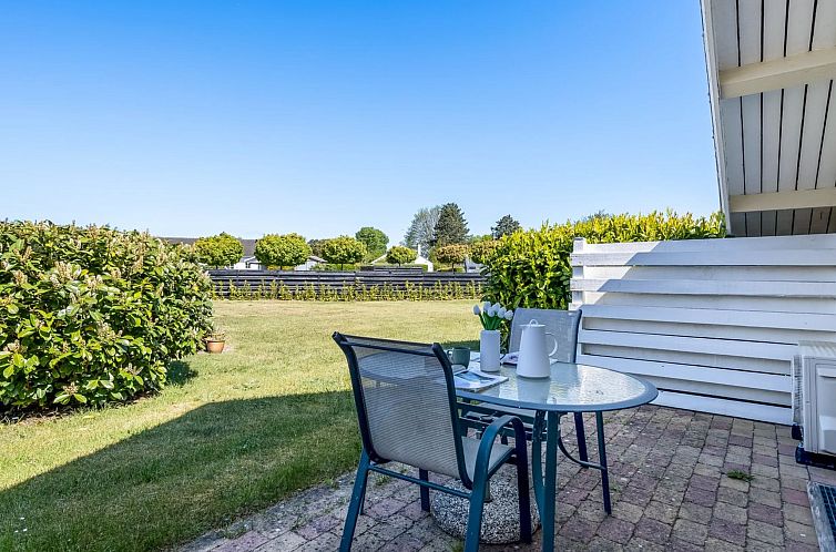 Vakantiehuis "Darina" - 150m from the sea