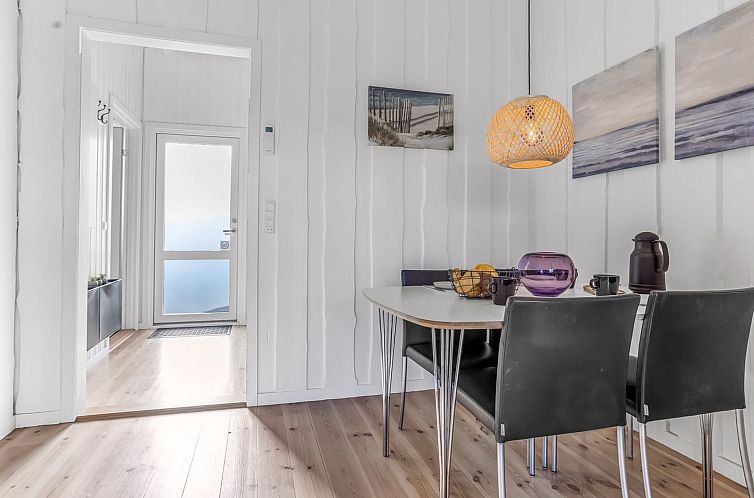 Vakantiehuis "Darina" - 150m from the sea