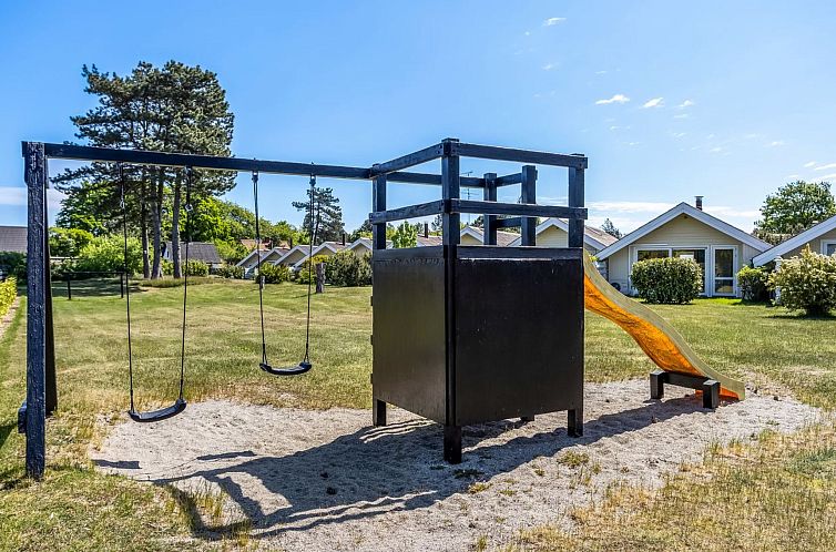 Vakantiehuis "Darina" - 150m from the sea
