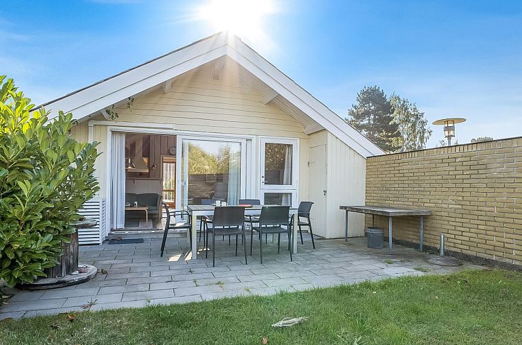 Guest house 0174904 - Holiday property Seeland - Vakantiehuis "Hedde" - 100m from the sea