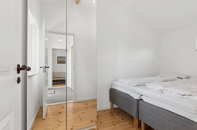 Vakantiehuis "Ingelis" - 1.2km from the sea