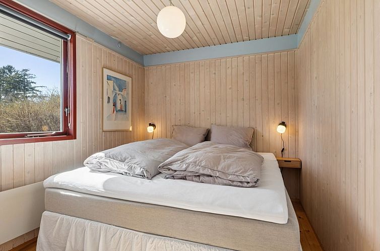 Vakantiehuis "Ingelis" - 1.2km from the sea