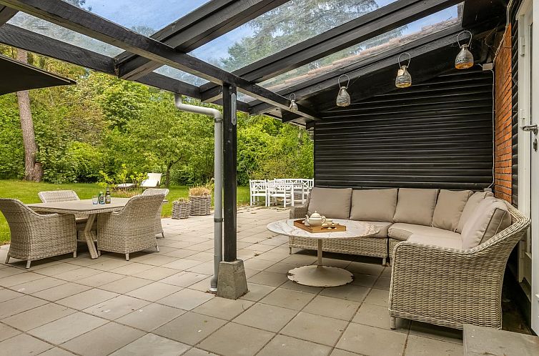 Vakantiehuis "Afke" - 660m from the sea