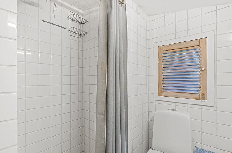 Vakantiehuis "Afke" - 660m from the sea