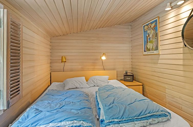 Vakantiehuis "Afke" - 660m from the sea