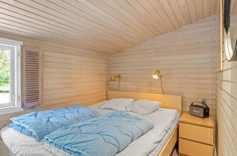 Vakantiehuis "Afke" - 660m from the sea