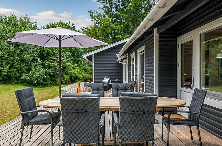 Vakantiehuis "Sverkel" - 700m from the sea