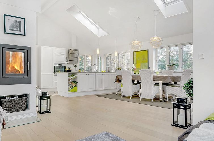 Vakantiehuis "Amine" - 700m from the sea