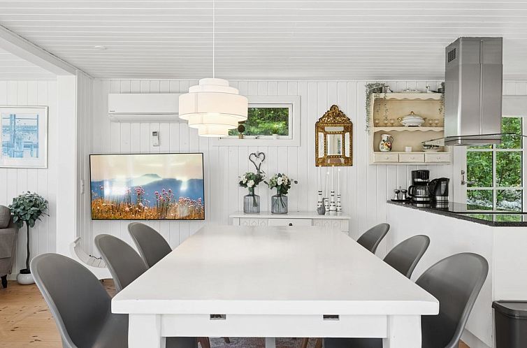 Vakantiehuis "Amine" - 700m from the sea