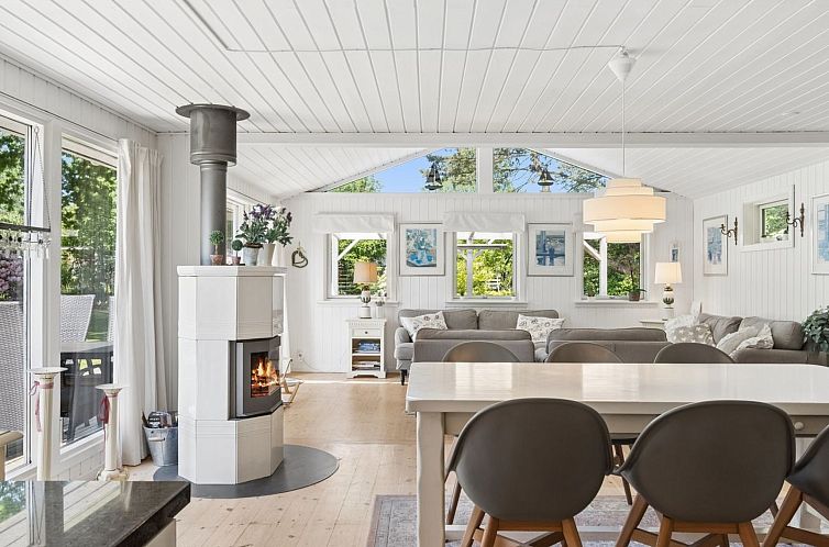 Vakantiehuis "Stig" - 1.1km from the sea
